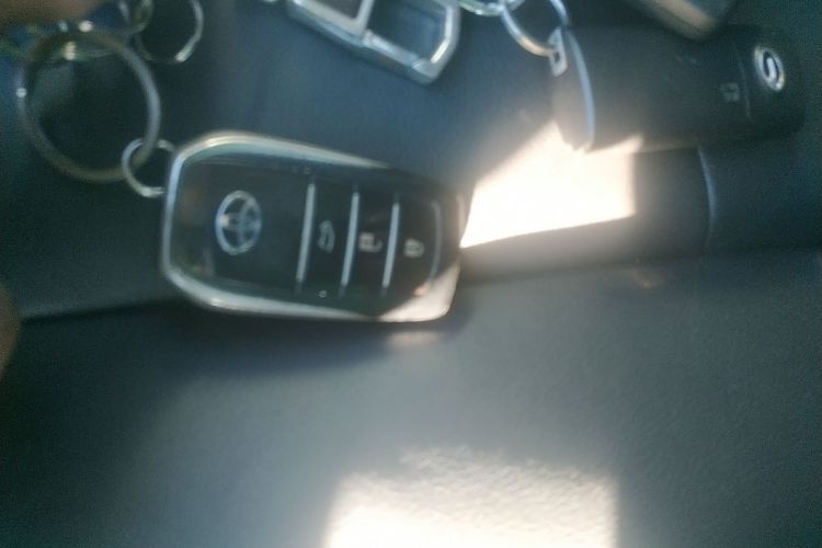 丰田 普拉多 2015款 2.7L 自动标准版中控内饰11