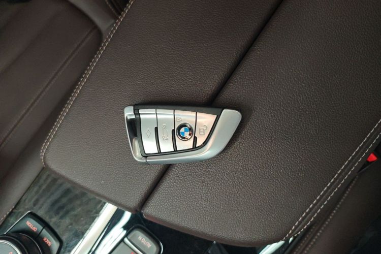 宝马5系 2020款 525Li M运动套装中控内饰7001