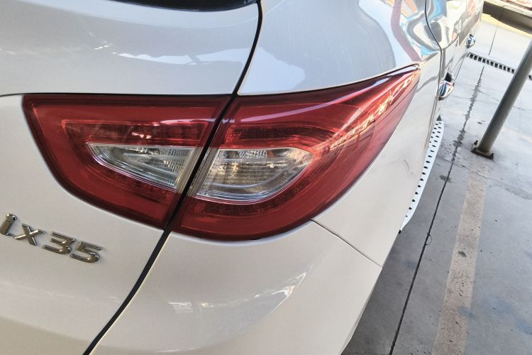 北京现代ix35 2015款 2.0L 自动两驱智能型 国V车身外观9