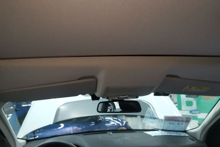 路虎 发现神行 2017款 2.0T HSE局部细节22