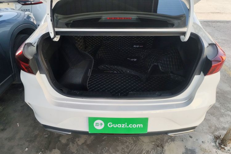 长安 逸动 2023款 畅享版 PLUS 蓝鲸NE 1.4T GDI DCT尊贵版局部细节23