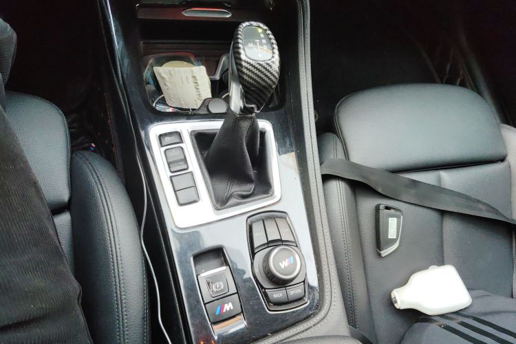 宝马1系 2018款 118i 运动型局部细节18