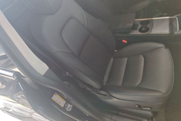 特斯拉 Model Y 2022款 后轮驱动版局部细节41