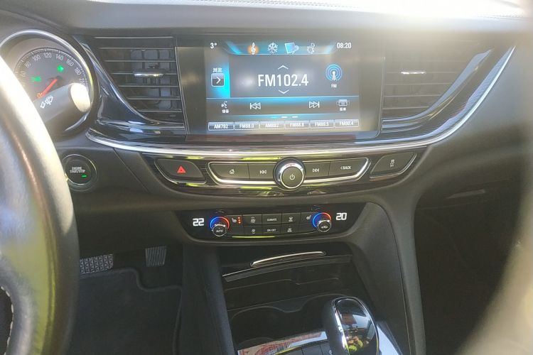 别克 君威 2019款 20T 精英型 国VI中控内饰16