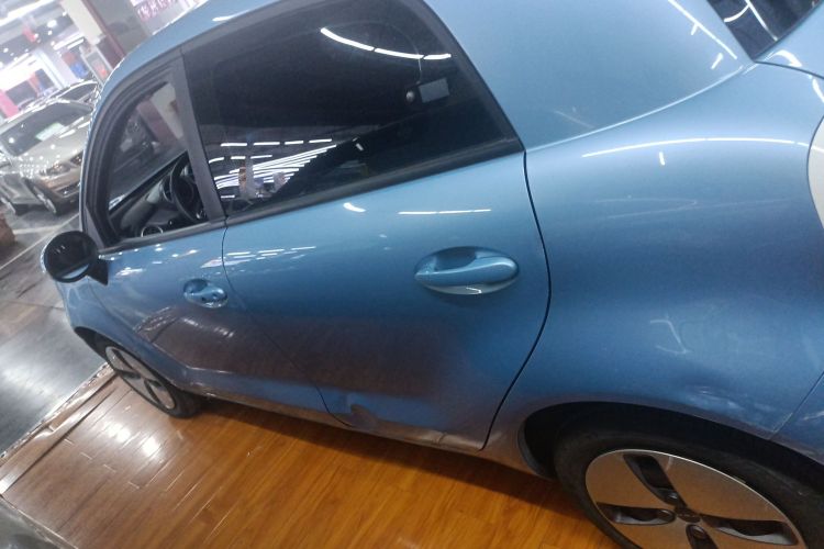 欧拉黑猫 2019款 301km 标准版车身外观4