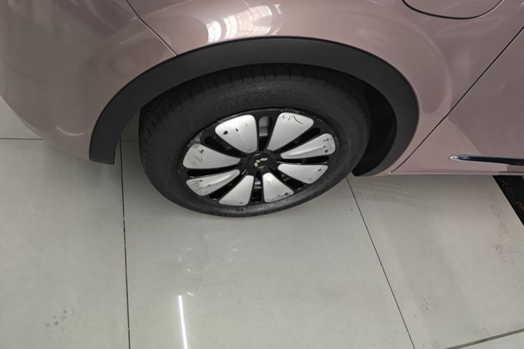 五菱汽车 五菱缤果 2023款 333km 灵犀互联款车身外观35