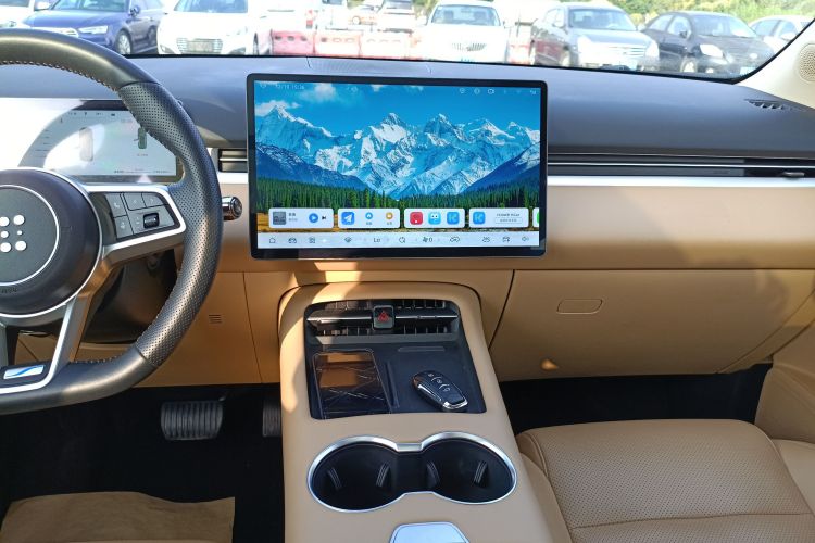 蓝电E5 PLUS 2025款 120km 标准旅行定制版 7座局部细节16