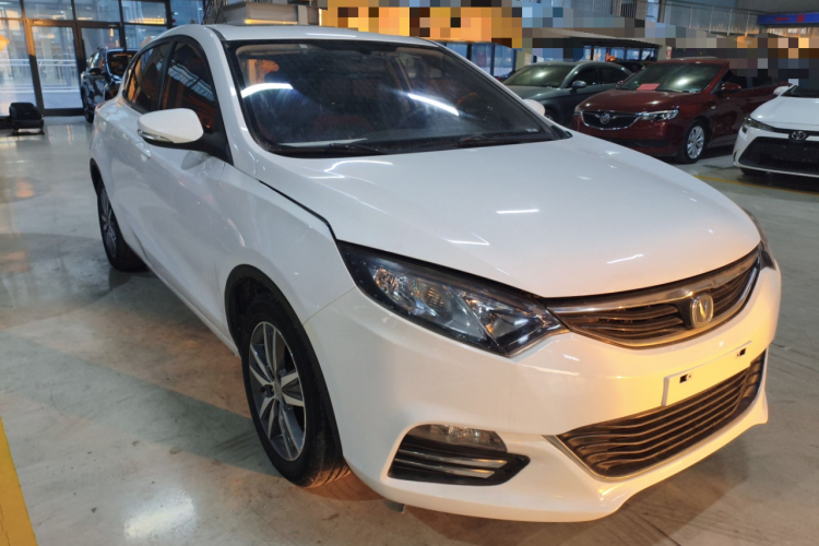 长安 逸动 2015款 1.6L 自动俊酷型 国IV车身外观3