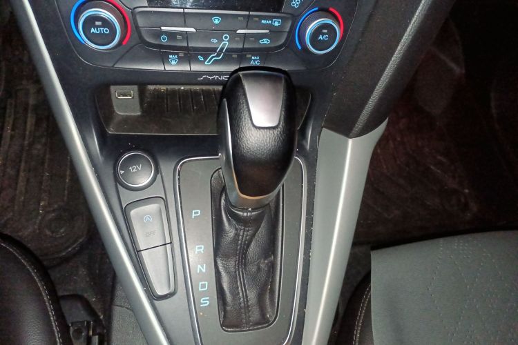 福特 福克斯 2018款 两厢经典 EcoBoost 180 自动运动型中控内饰18