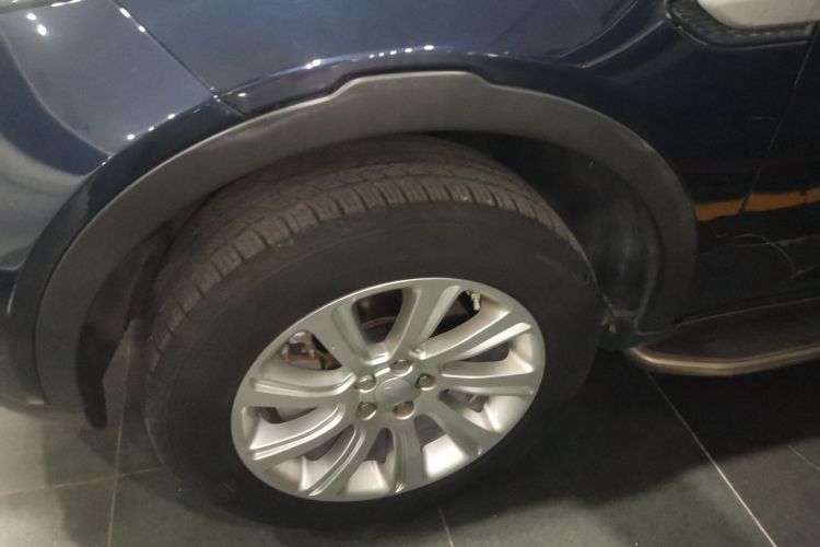 路虎 发现神行 2017款 2.0T PURE车身外观6001