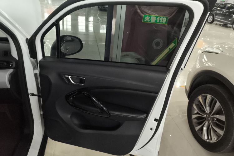 零跑汽车 零跑T03 2022款 皓玉版中控内饰7005