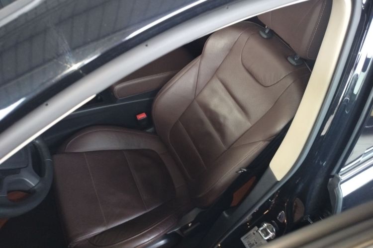 红旗H7 2019款 2.0T 旗舰版局部细节19