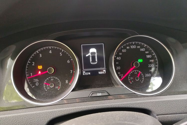 大众 高尔夫 2018款  230TSI 自动豪华型局部细节14