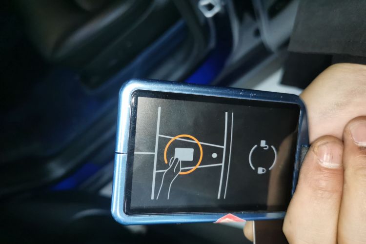 特斯拉 Model Y 2022款 后轮驱动版中控内饰7001