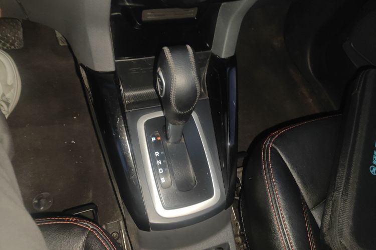 福特 翼搏 2013款 1.5L 自动风尚型中控内饰18