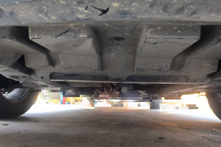 别克GL8 2011款 2.4L LT豪华商务行政版局部细节9008