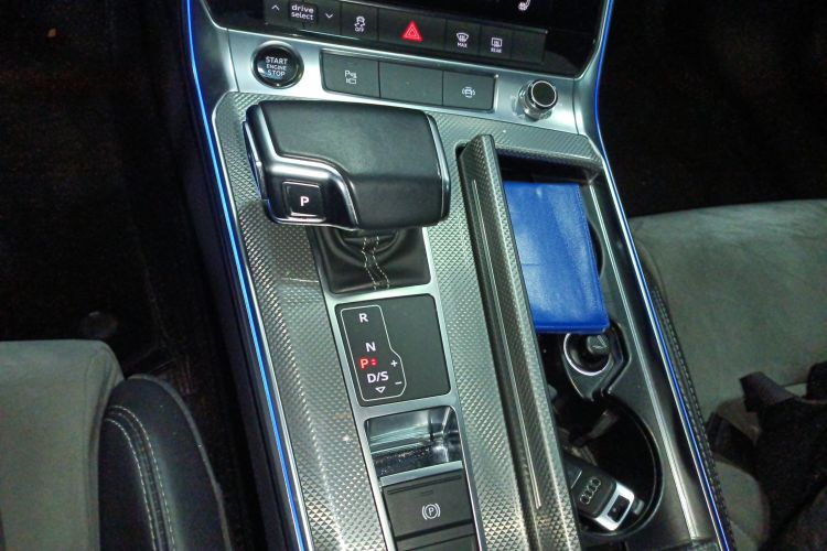 奥迪A6L 2022款 45 TFSI quattro 臻选动感型局部细节18