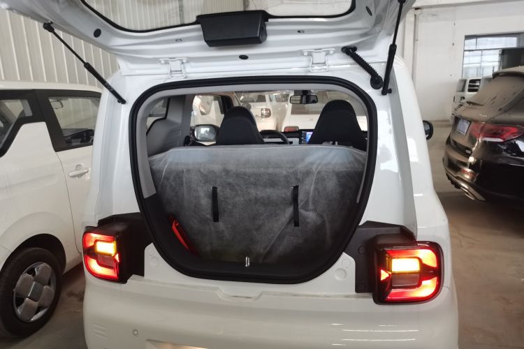 吉利银河 2024款 熊猫mini 200km 耐力熊机舱底盘23