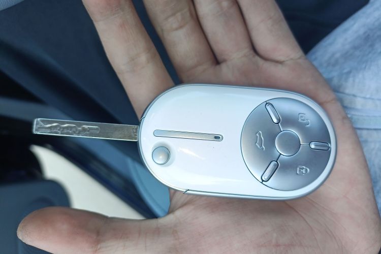 奔腾小马 2025款 222km 闪电马中控内饰11