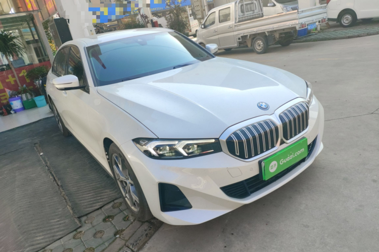 宝马i3 2025款 eDrive 35 L车身外观3