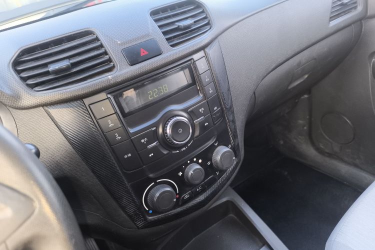 五菱汽车 五菱宏光 2015款 1.2L S 基本型国IV局部细节16