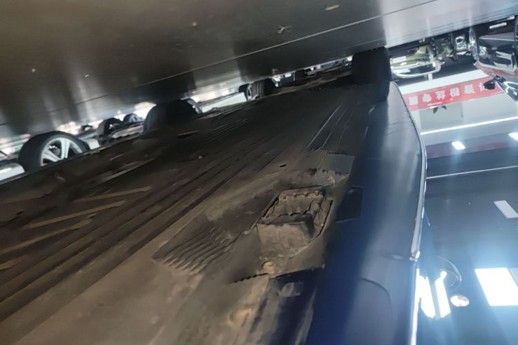 奔驰C级 2022款 C 260 L 运动版局部细节9002