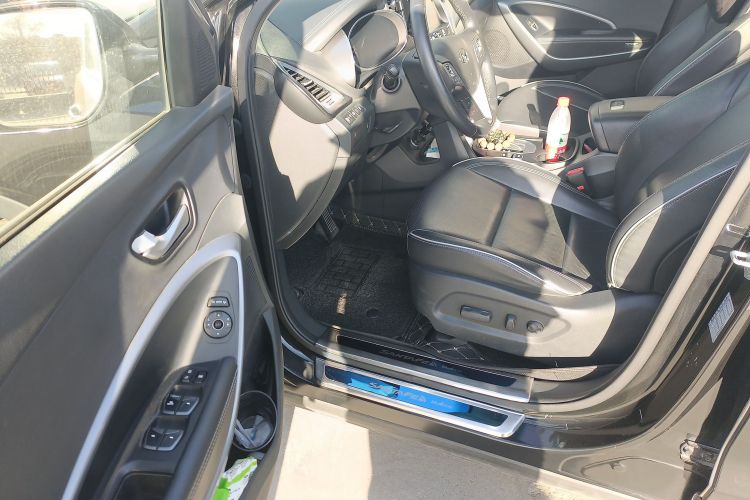 现代 胜达 2017款 2.0T 自动四驱智能型 7座中控内饰20