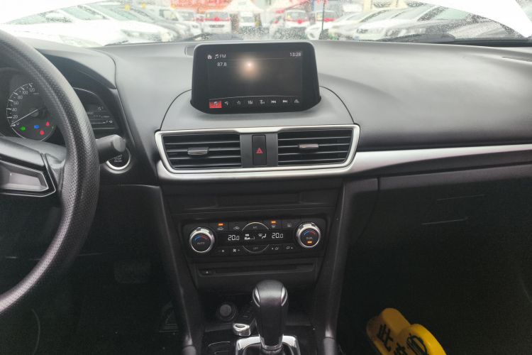 马自达3 昂克赛拉 2017款 三厢 1.5L 自动豪华型 国V中控内饰16