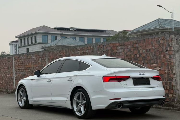 奥迪A5 2017款 Sportback 40 TFSI 时尚型车身外观4