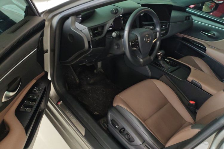 雷克萨斯ES 2023款 200 卓越版中控内饰20