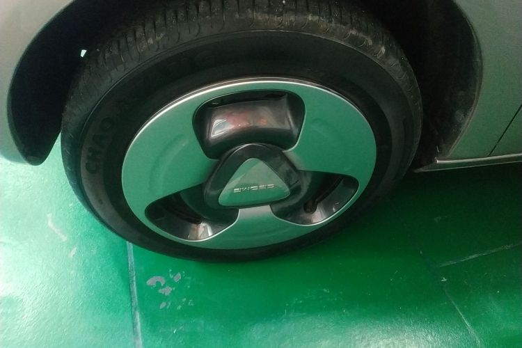 吉利银河 2023款 熊猫mini 200km 灵动熊车身外观6002