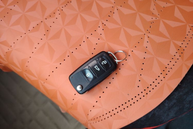 大众 Polo 2014款 1.4L 手动风尚版中控内饰7001