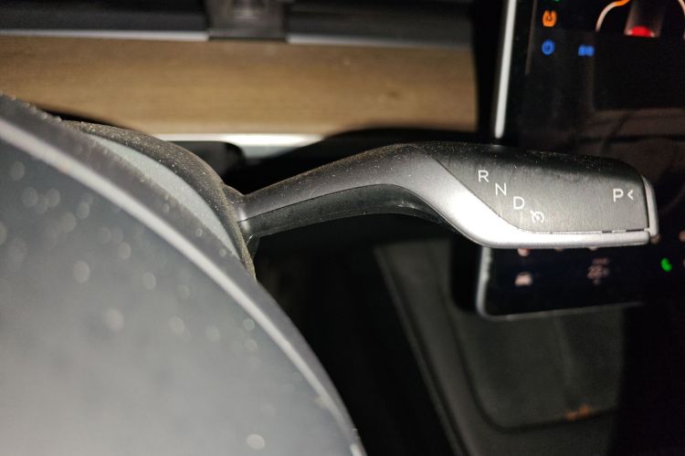 特斯拉 Model Y 2022款 改款 后轮驱动版中控内饰18