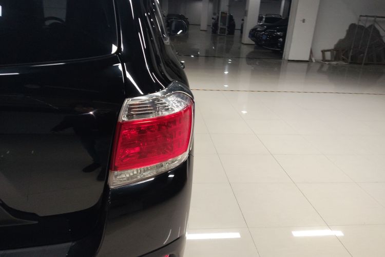 丰田 汉兰达 2012款 2.7L 两驱5座精英版车身外观9