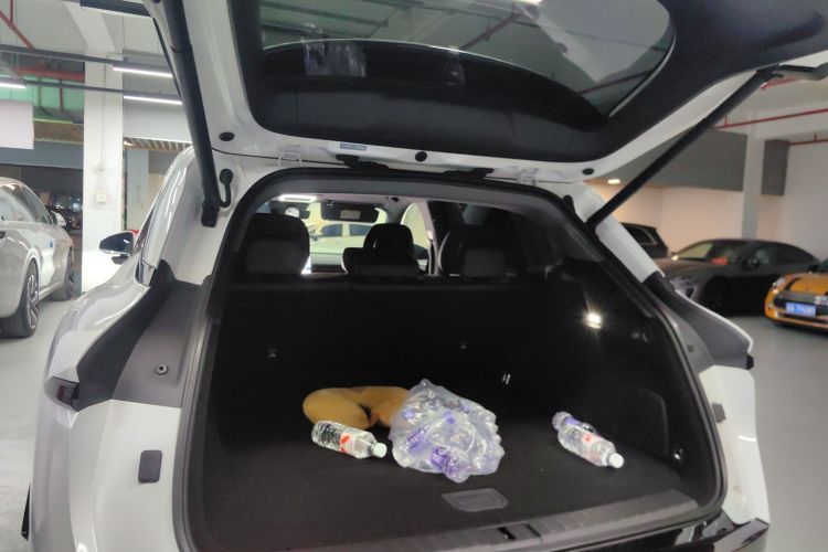 极氪7X 2025款 75kWh 后驱智驾版机舱底盘23