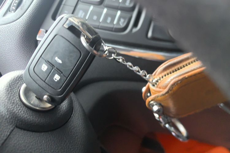 别克 昂科拉 2014款 1.4T 手动两驱都市进取型中控内饰11