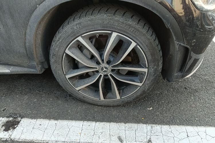 奔驰GLC 2021款 GLC 300 L 4MATIC 动感型车身外观10