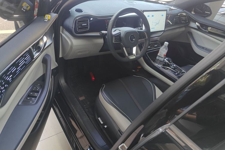 比亚迪 秦PLUS 2021款 DM-i 55KM 旗舰型中控内饰20