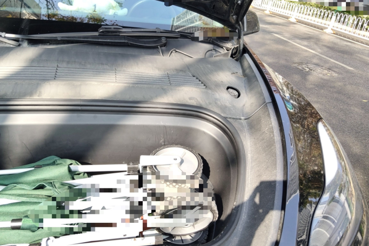 特斯拉 Model Y 2022款 后轮驱动版局部细节9007