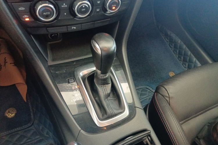 马自达 阿特兹 2014款 2.0L 蓝天豪华版中控内饰18