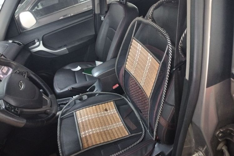 奇瑞 瑞虎3 2015款 1.6L CVT智尚纪念版中控内饰19