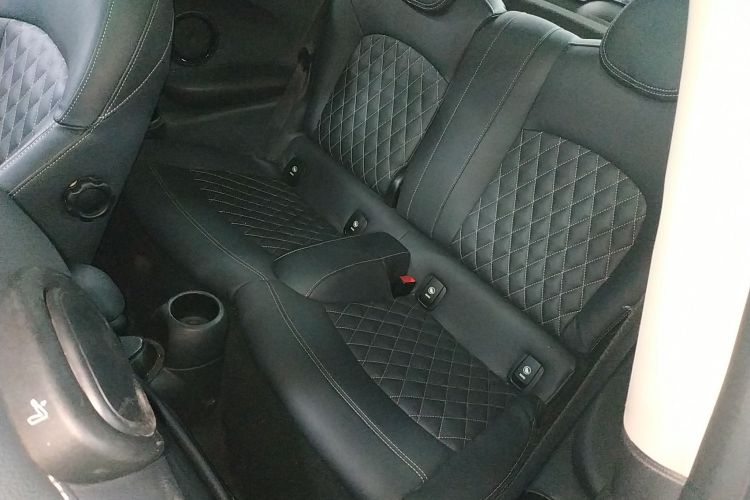 MINI 2016款 1.5T COOPER中控内饰7004