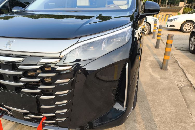 比亚迪 夏 2025款 DM-i 1.5T 180km 超越型局部细节36