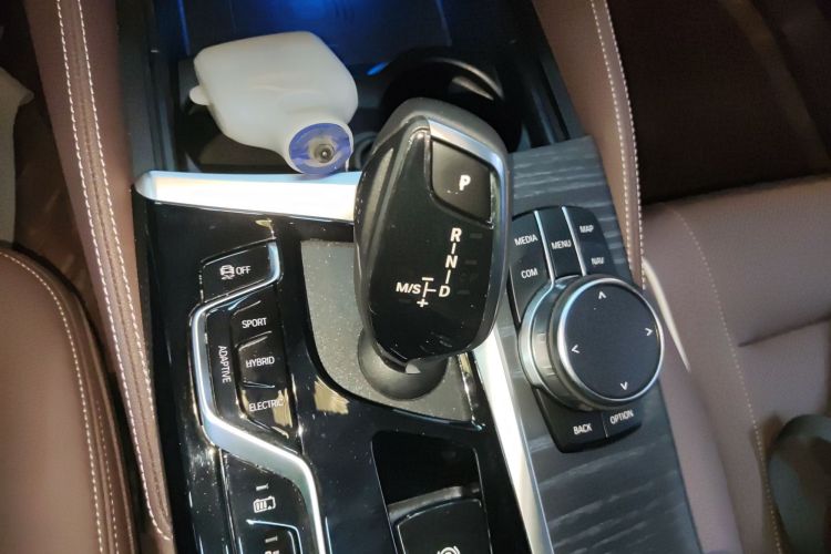 宝马5系新能源 2022款 改款二 535Le M运动套装中控内饰18