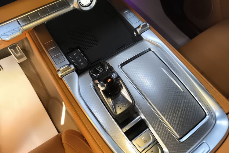 坦克700新能源 2024款 Hi4-T 极致版中控内饰18