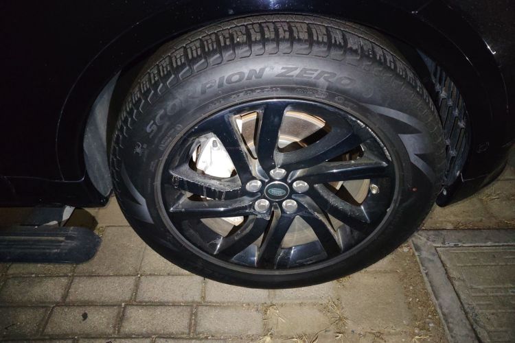 路虎 发现 2020款 3.0 SC V6 30周年特别版车身外观10