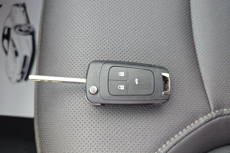 别克 英朗 2021款 改款 典范 1.5L 自动精英型中控内饰7001