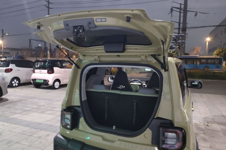 吉利银河 2024款 200km 熊猫骑士机舱底盘23