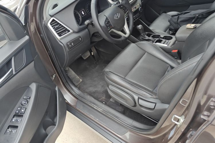 现代 途胜 2015款 1.6T 双离合两驱智能型中控内饰20