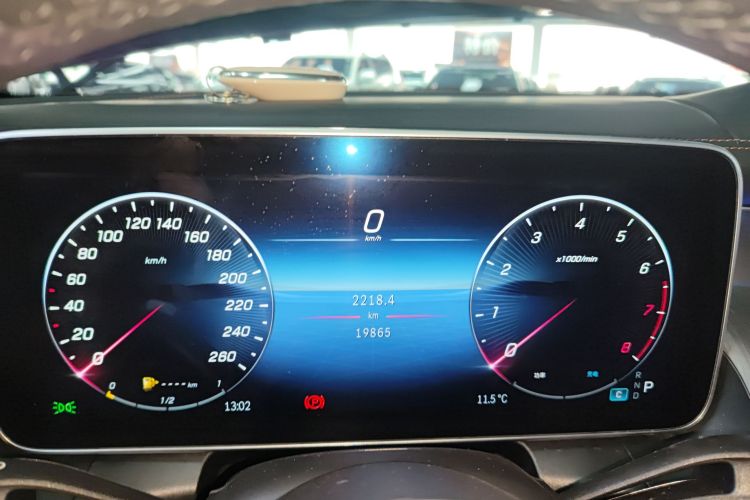 奔驰GLC 2023款 GLC 260 L 4MATIC 豪华型 5座局部细节14